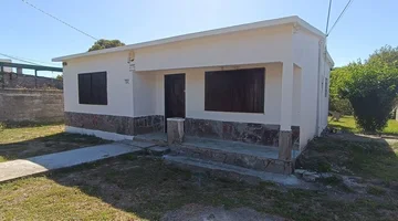 ALQUILER CASA 2 DORMITORIOS BARROS BLANCOS PATIO