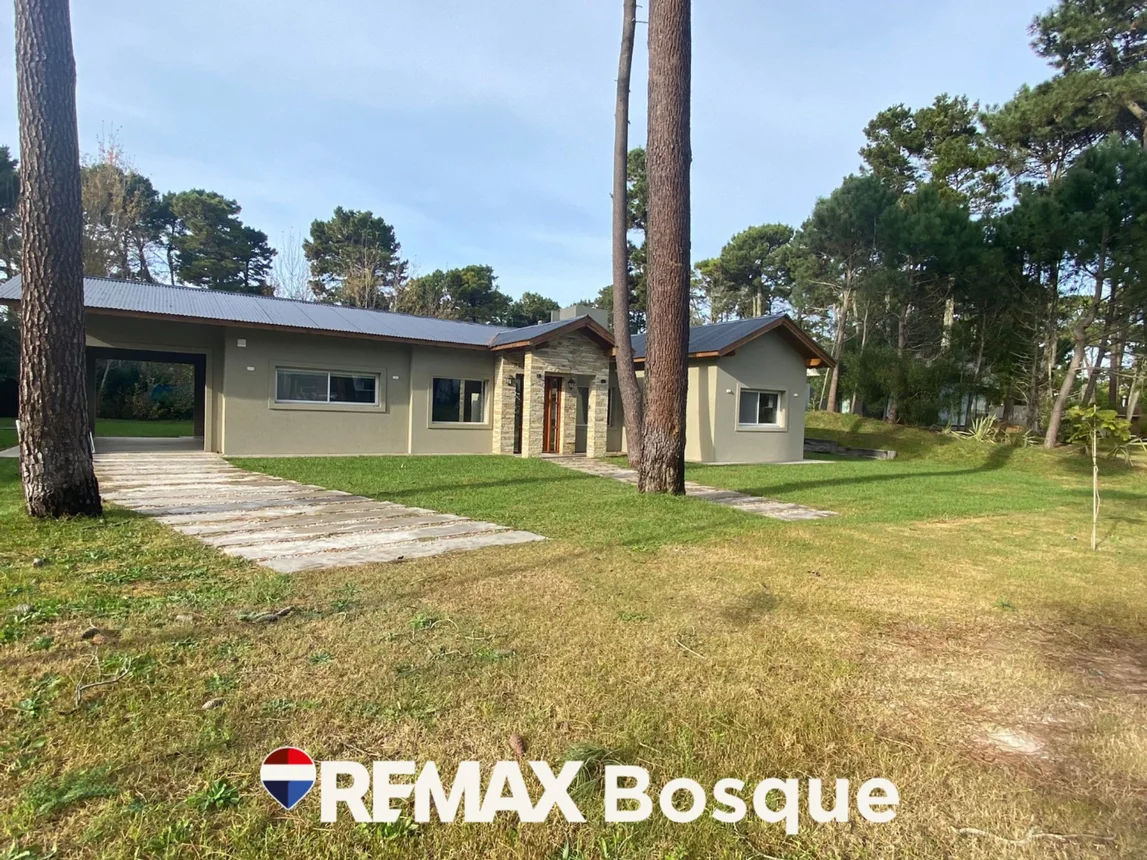 Casa en venta en Pinamar, foto 2