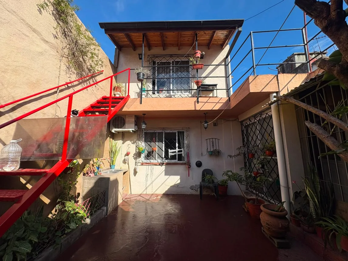 PH de 4 ambientes en venta en Piñeyro, Teniente General García 300