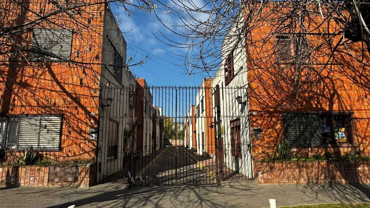 Casa dúplex de 3 ambientes en venta en San Miguel, España 1500