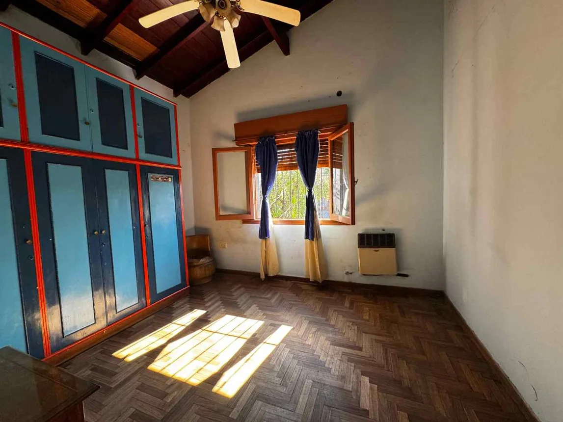Casa de 5 ambientes en venta en Villa Luzuriaga, Entre Ríos 800, foto 4