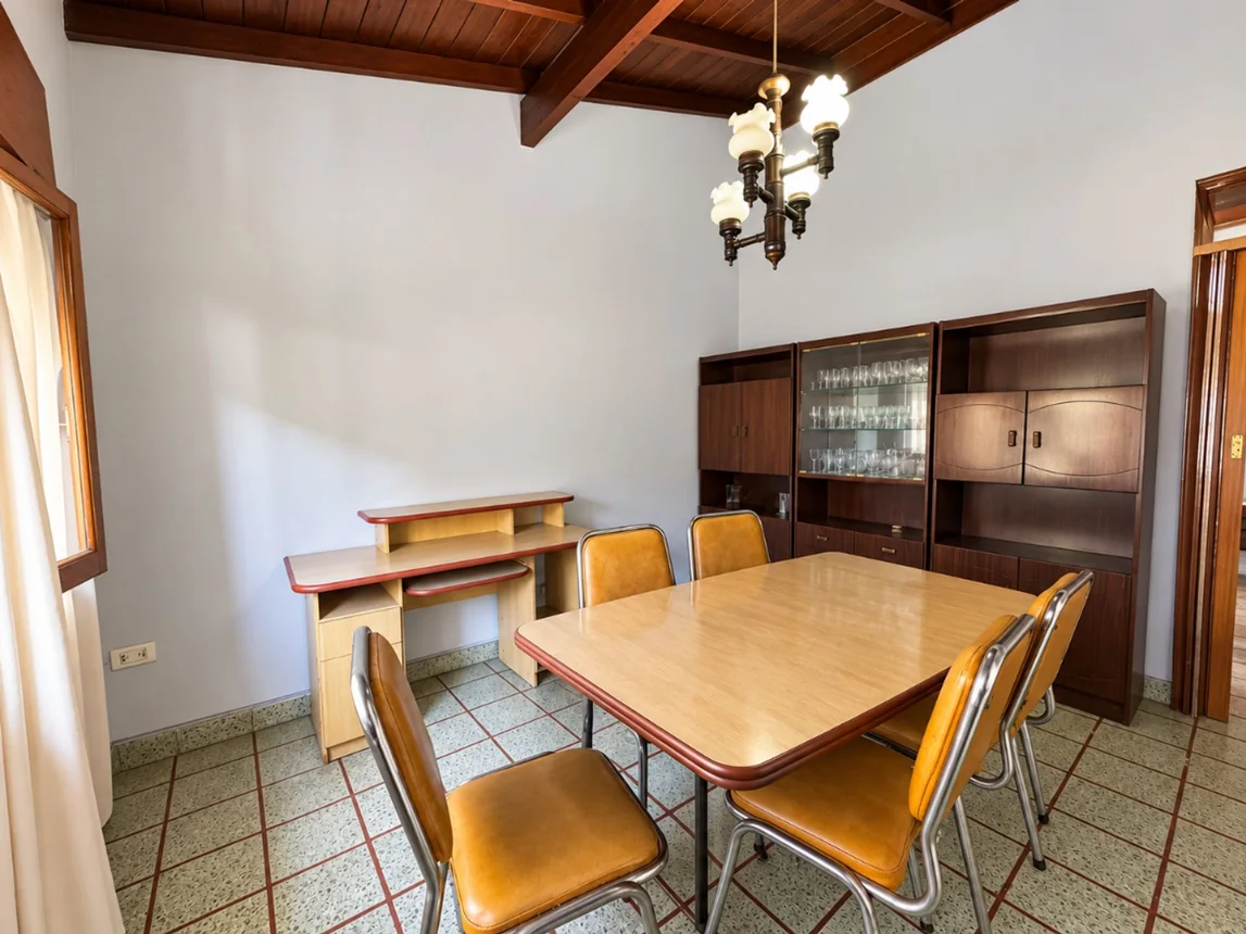 Casa de 5 ambientes en venta en Villa Luzuriaga, Entre Ríos 800, foto 2
