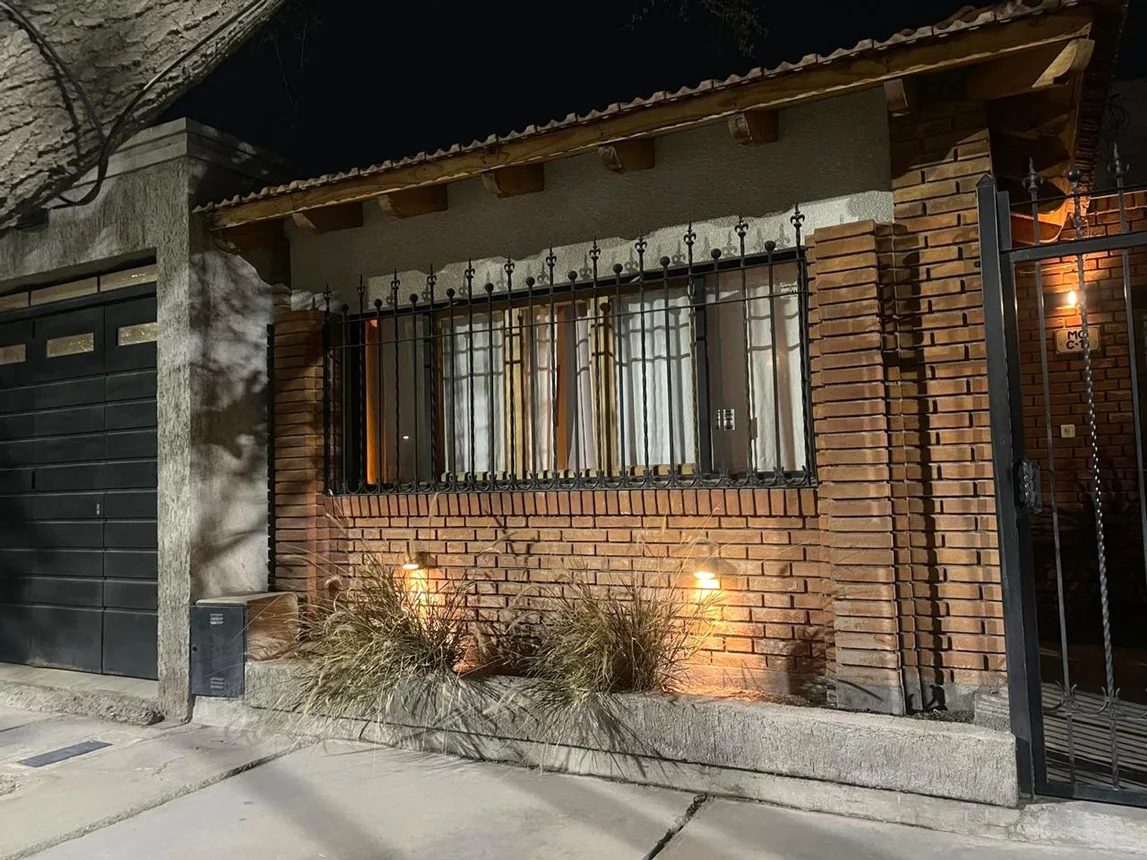 Casa en venta en Guaymallén, foto 2