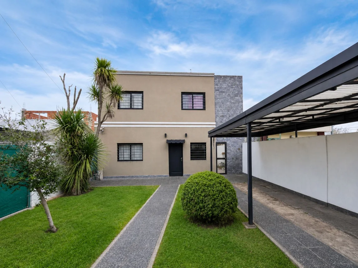 Casa de 5 ambientes en venta en Florencio Varela, General Mariano Necochea 200, foto 2