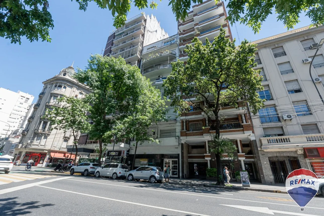 Departamento de 4 ambientes en venta en Caballito, Avenida Rivadavia 4600