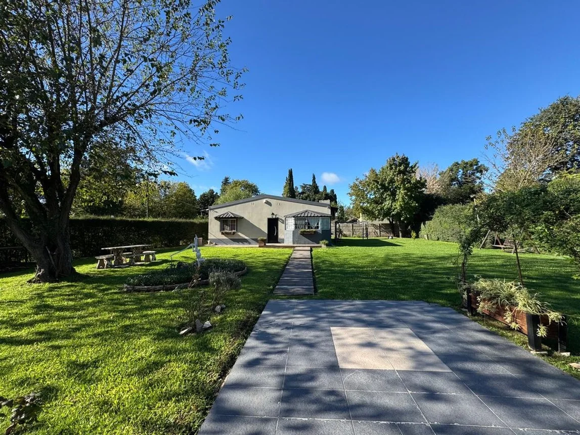 Venta casa 5 amb con jardin en general rodriguez, foto 1