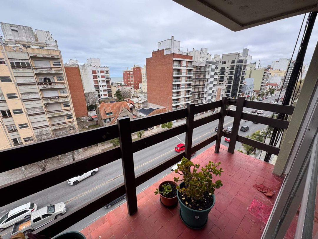 Alquiler depto 3 ambientes  con balcon La perla