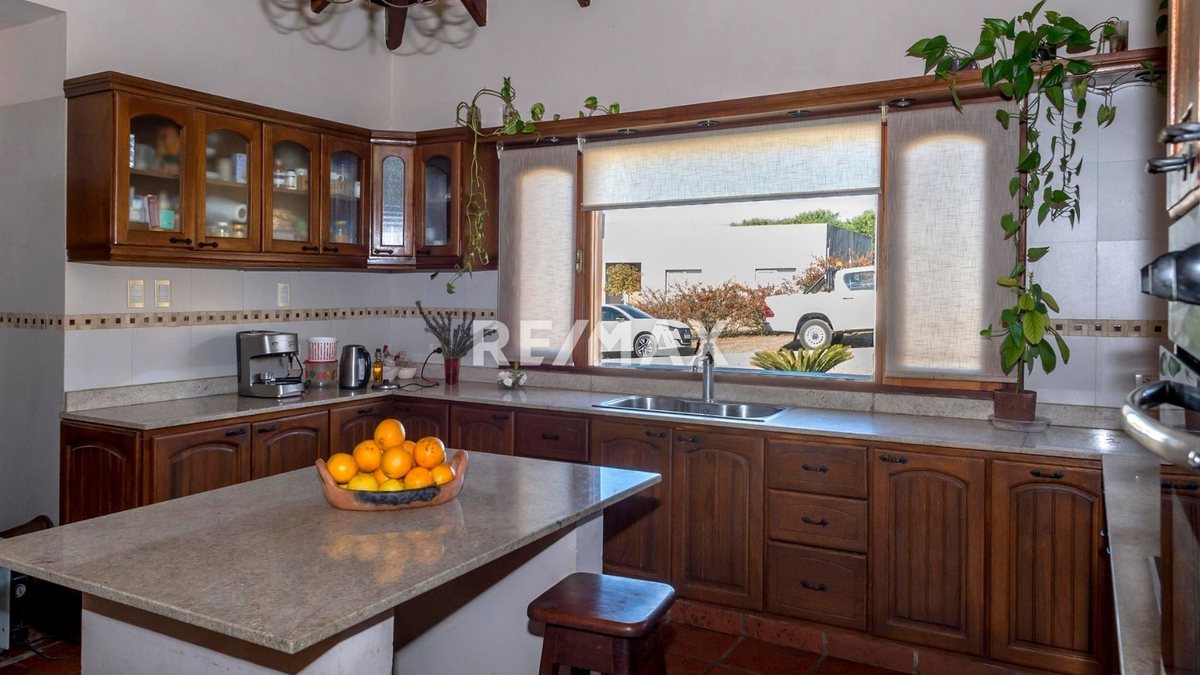 CASA 8 AMBIENTES 500 M2 VENTA LA LUCINDA NORTE - foto 10