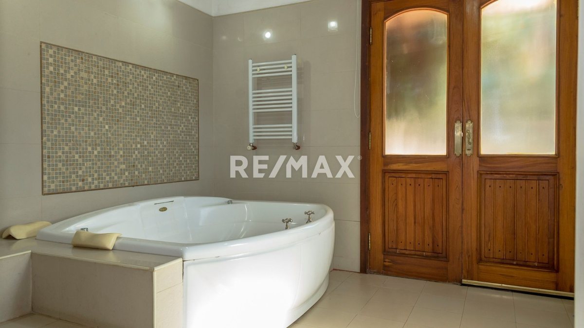 CASA 8 AMBIENTES 500 M2 VENTA LA LUCINDA NORTE - foto 20
