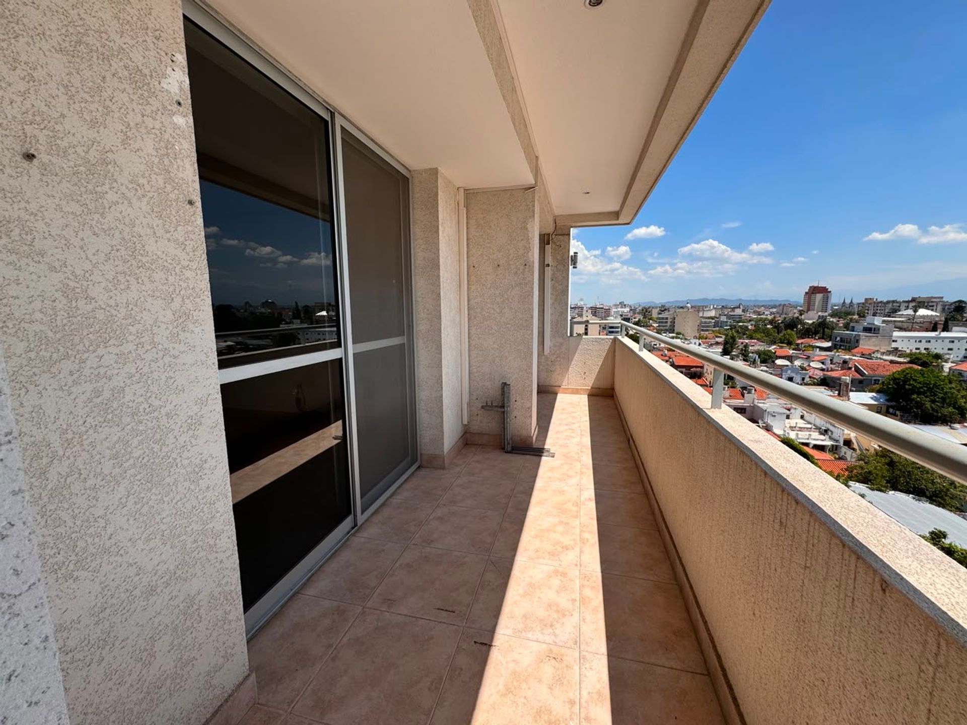 DEPARTAMENTO AMPLIO VENTA MACROCENTRO CON COCHERA - foto 16