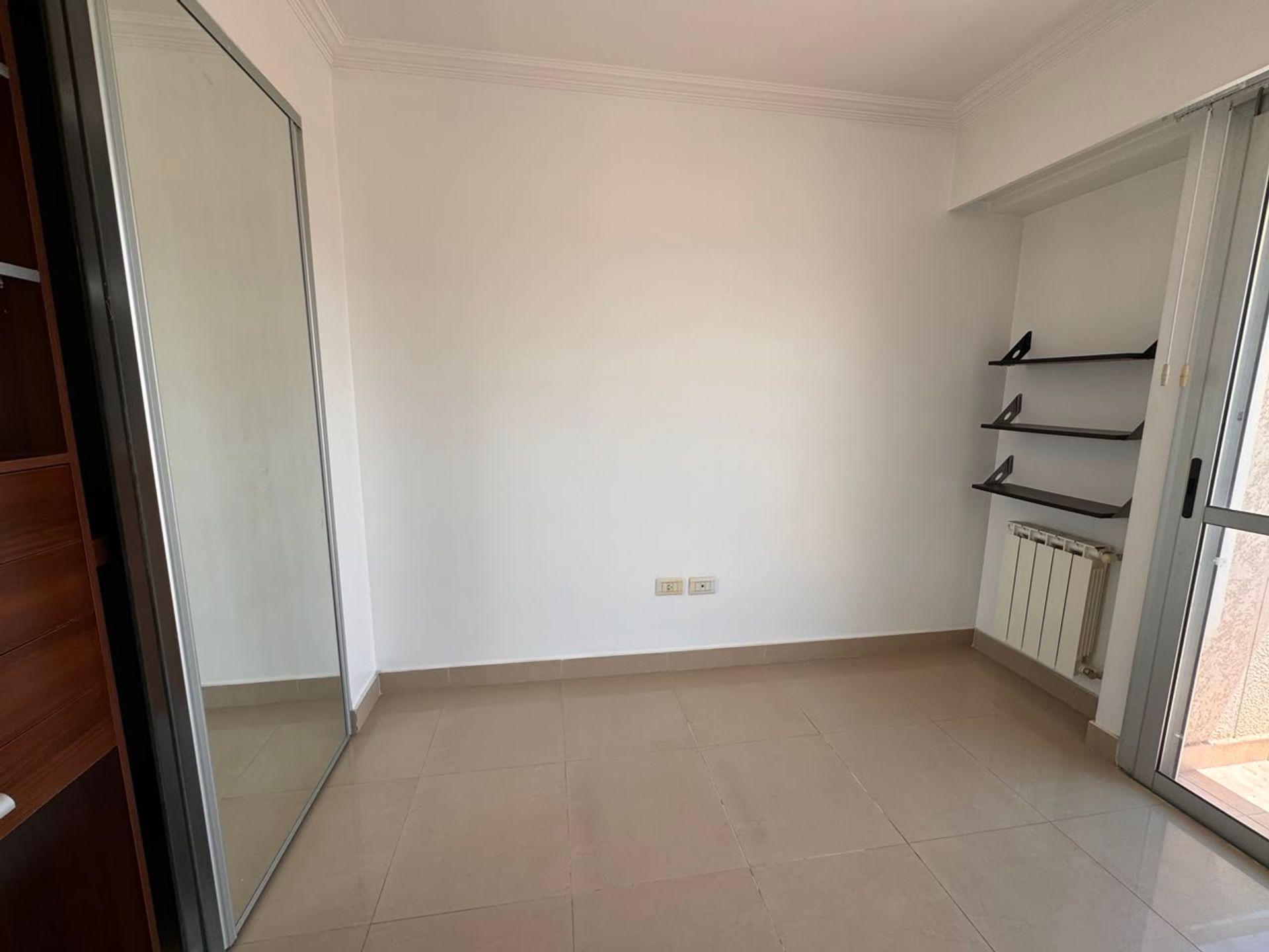 DEPARTAMENTO AMPLIO VENTA MACROCENTRO CON COCHERA - foto 8