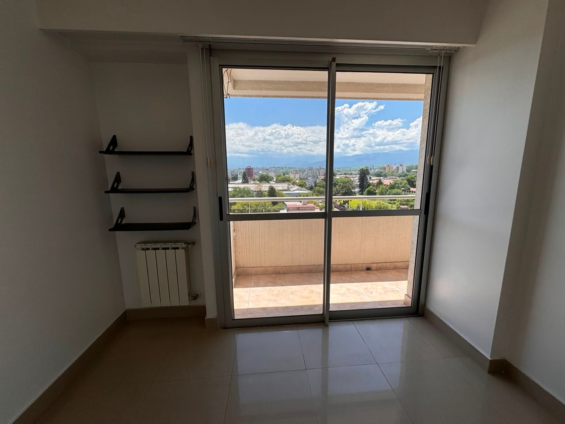 DEPARTAMENTO AMPLIO VENTA MACROCENTRO CON COCHERA - foto 7