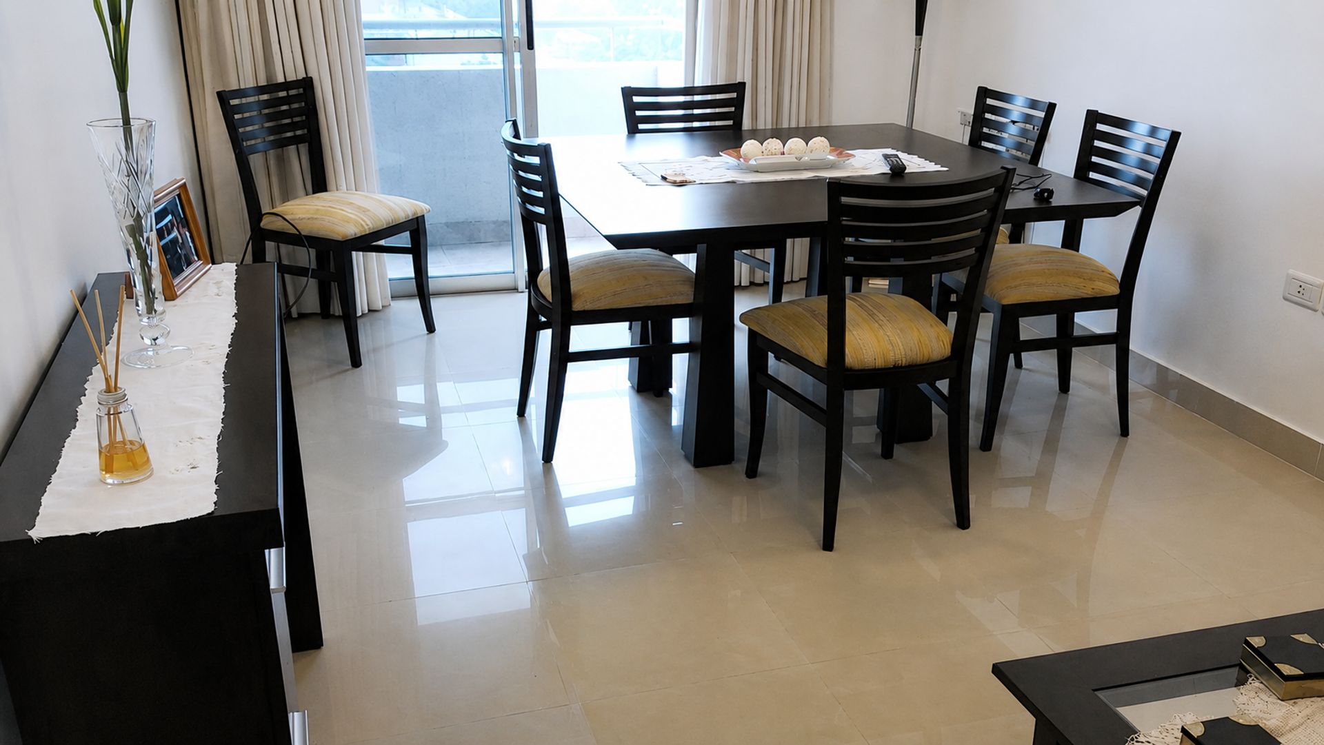 DEPARTAMENTO AMPLIO VENTA MACROCENTRO CON COCHERA - foto 3