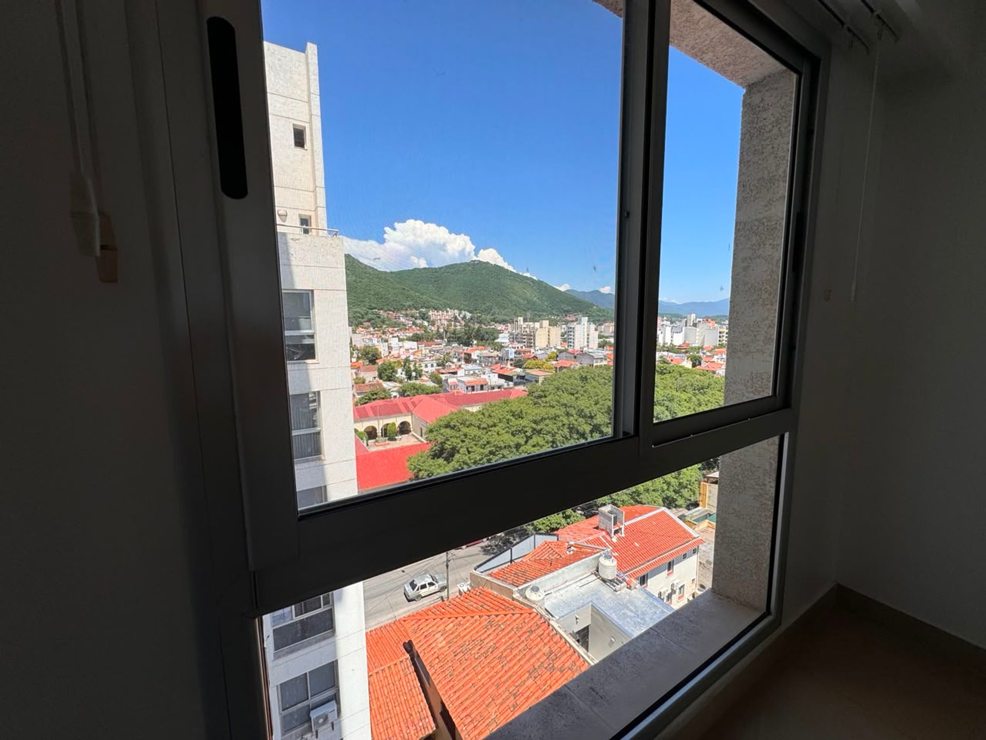 DEPARTAMENTO AMPLIO VENTA MACROCENTRO CON COCHERA - foto 12