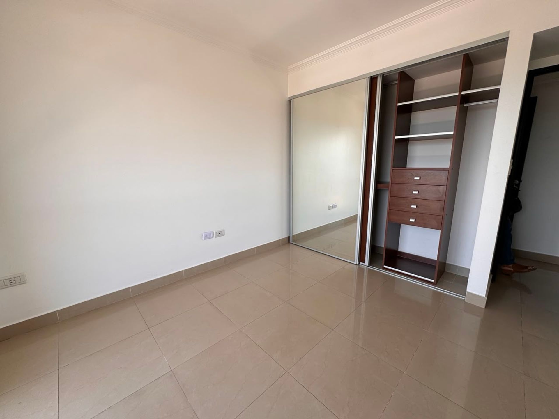 DEPARTAMENTO AMPLIO VENTA MACROCENTRO CON COCHERA - foto 11