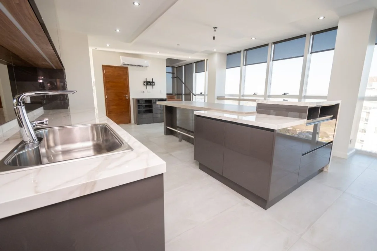 Exclusivo penthouse en amarras center ll, foto 1