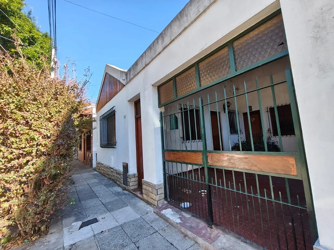 Casa de 4 ambientes en venta en San Fernando, Miguel Cané 1100