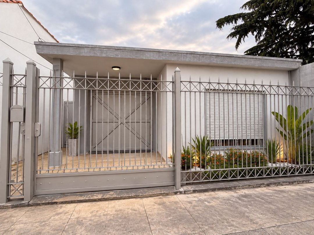 VENTA CASA 3 AMB, QUILMES OESTE.