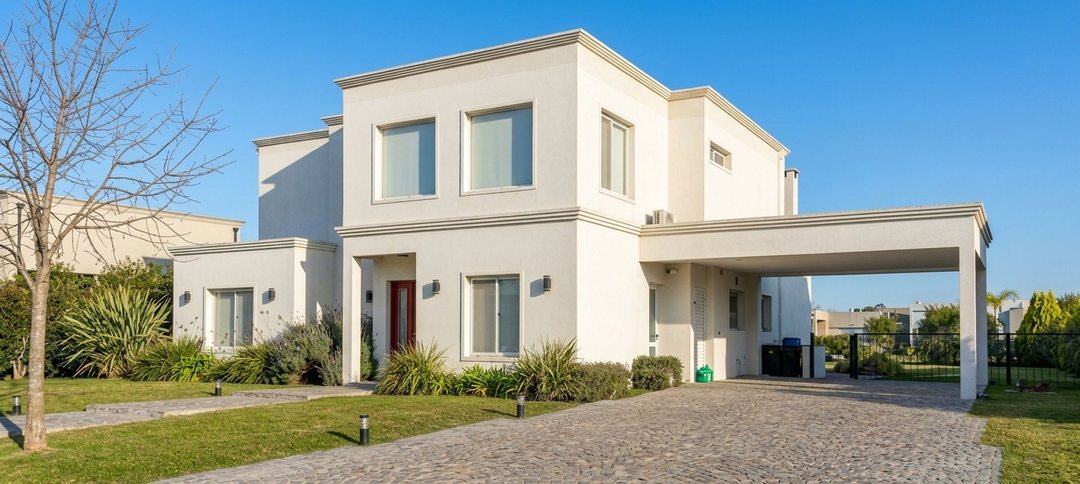 VENTA CASA 5 AMBIENTES EN HARAS SANTA MARIA