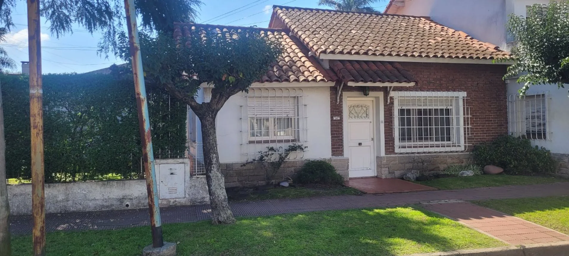 Casa tríplex de 4 ambientes en venta en Villa Sarmiento, Fray Lamas 200