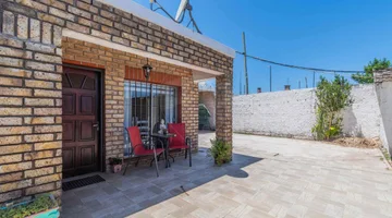 VENTA CASA MÁS NEGOCIO ALQUILER DE COCHERAS COLON