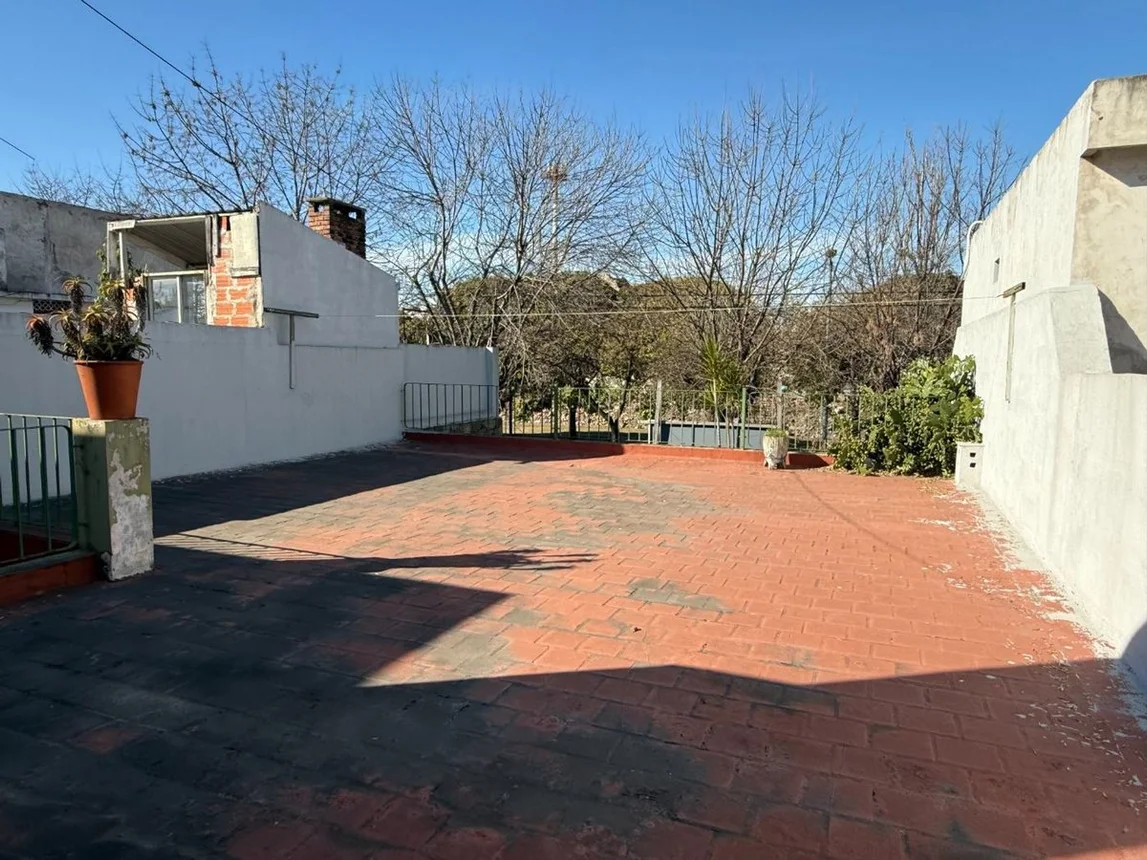 Casa de 6 ambientes en venta en Nueva Pompeya, General Fructuoso Rivera 1600