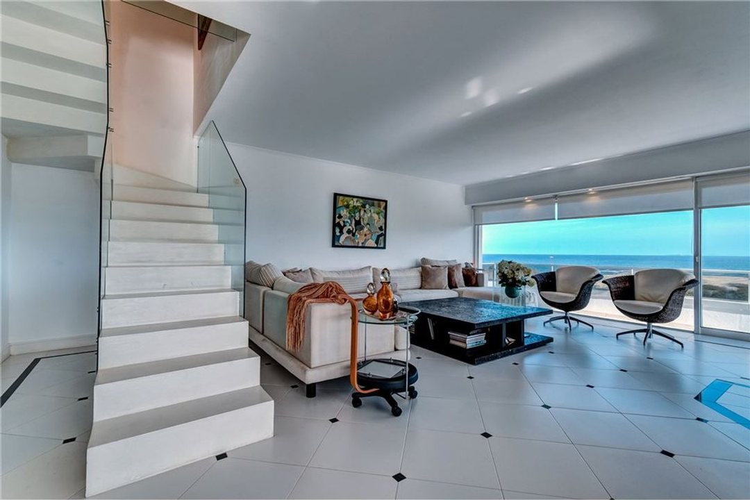 APARTAMENTO PENTHOUSE EN VENTA FRENTE AL MAR +LOFT