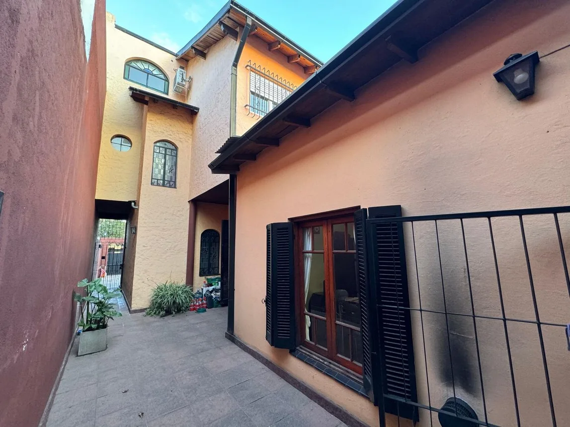 Venta de casa en temperley de 5 ambientes, foto 5