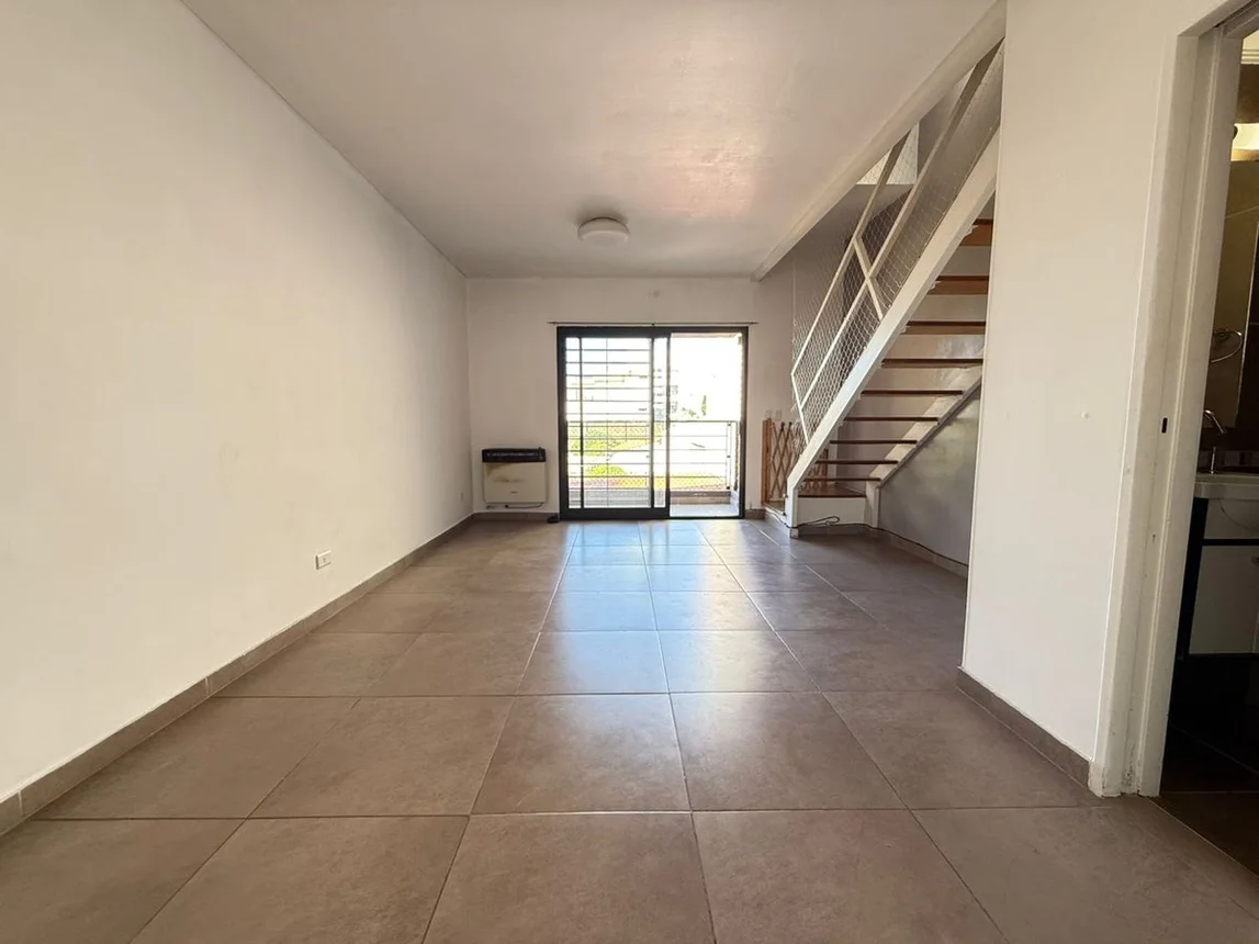 Dúplex de 3 ambientes en venta en Quilmes, Urquiza 200, foto 2