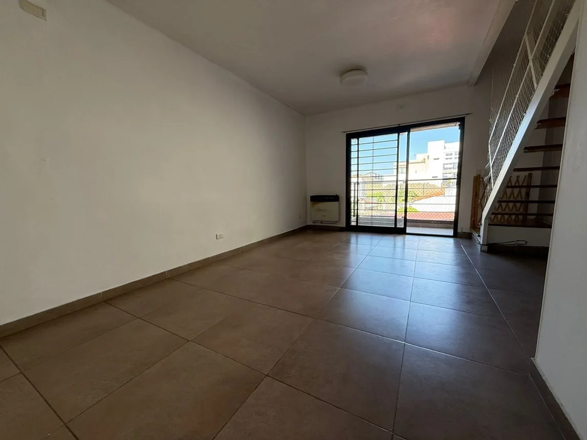Dúplex de 3 ambientes en venta en Quilmes, Urquiza 200, foto 3