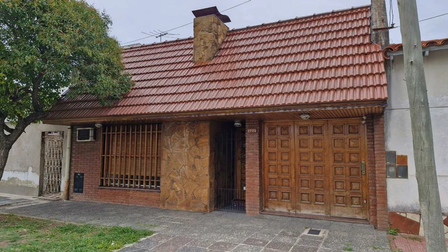 Casa de 3 ambientes en venta en Remedios de Escalada, Coronel Allende 2700, foto 2