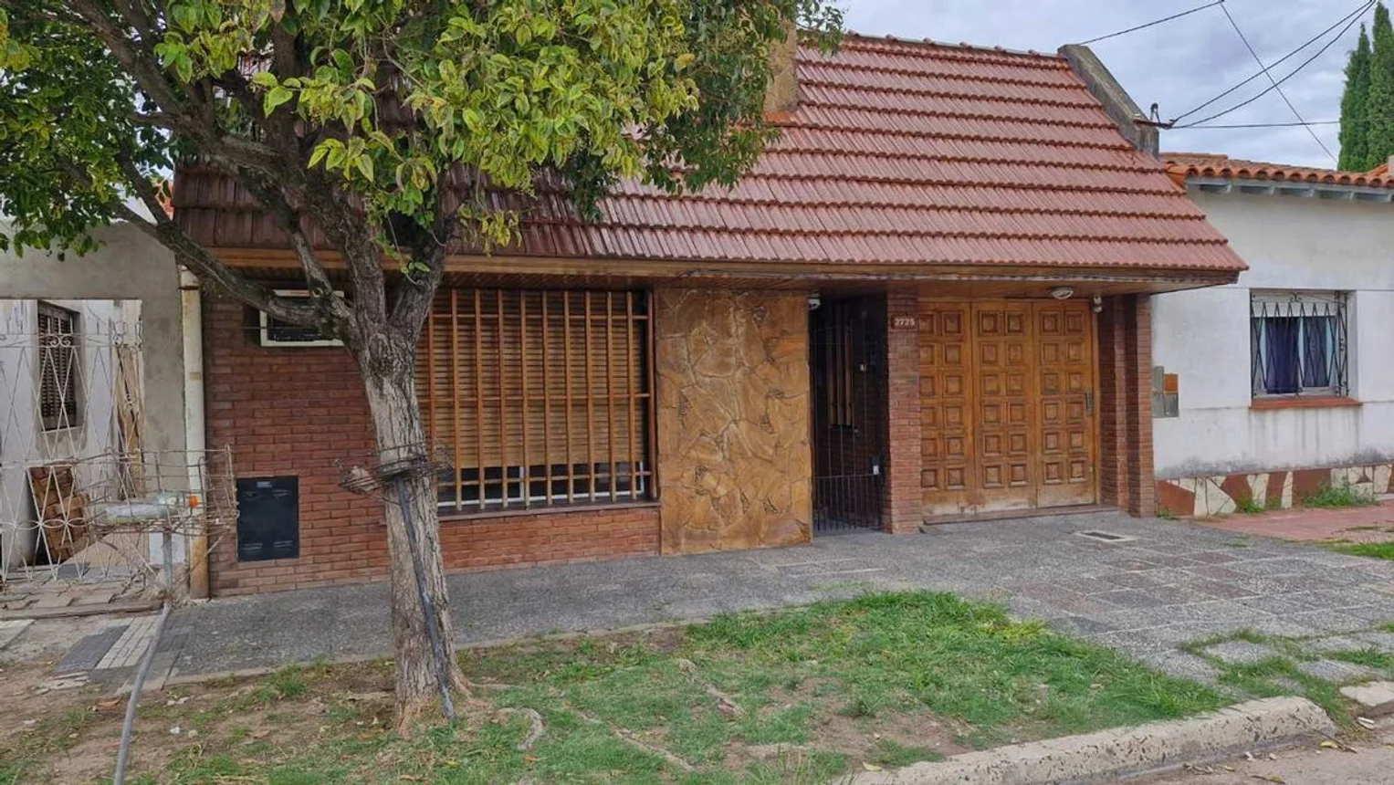 Casa de 3 ambientes en venta en Remedios de Escalada, Coronel Allende 2700