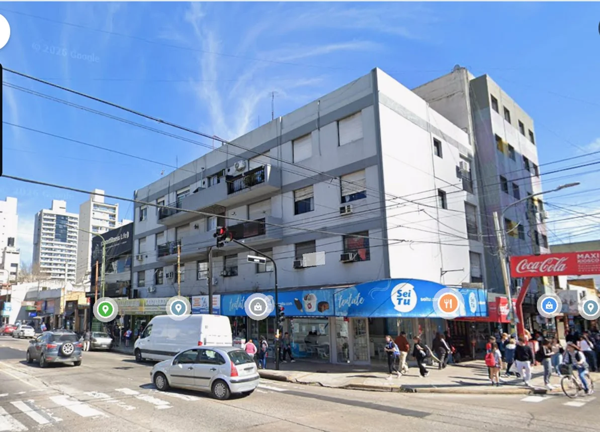 Departamento de 3 ambientes en venta en Banfield, Av. Alsina 600