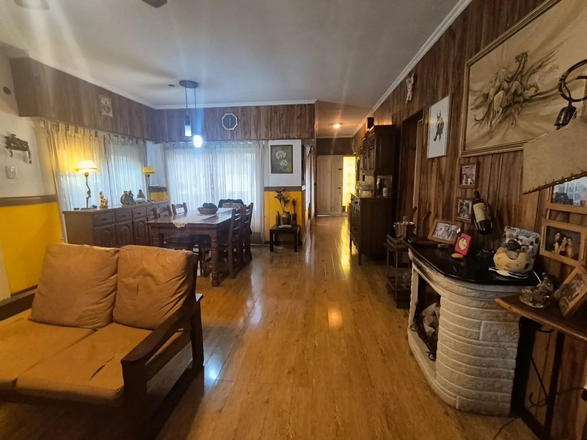 Casa de 6 ambientes en venta en Liniers, Montiel 600, foto 2