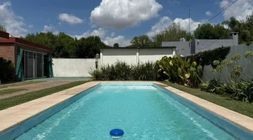 VENTA CASA CON PISCINA EN TORTUGUITAS APTA CREDITO