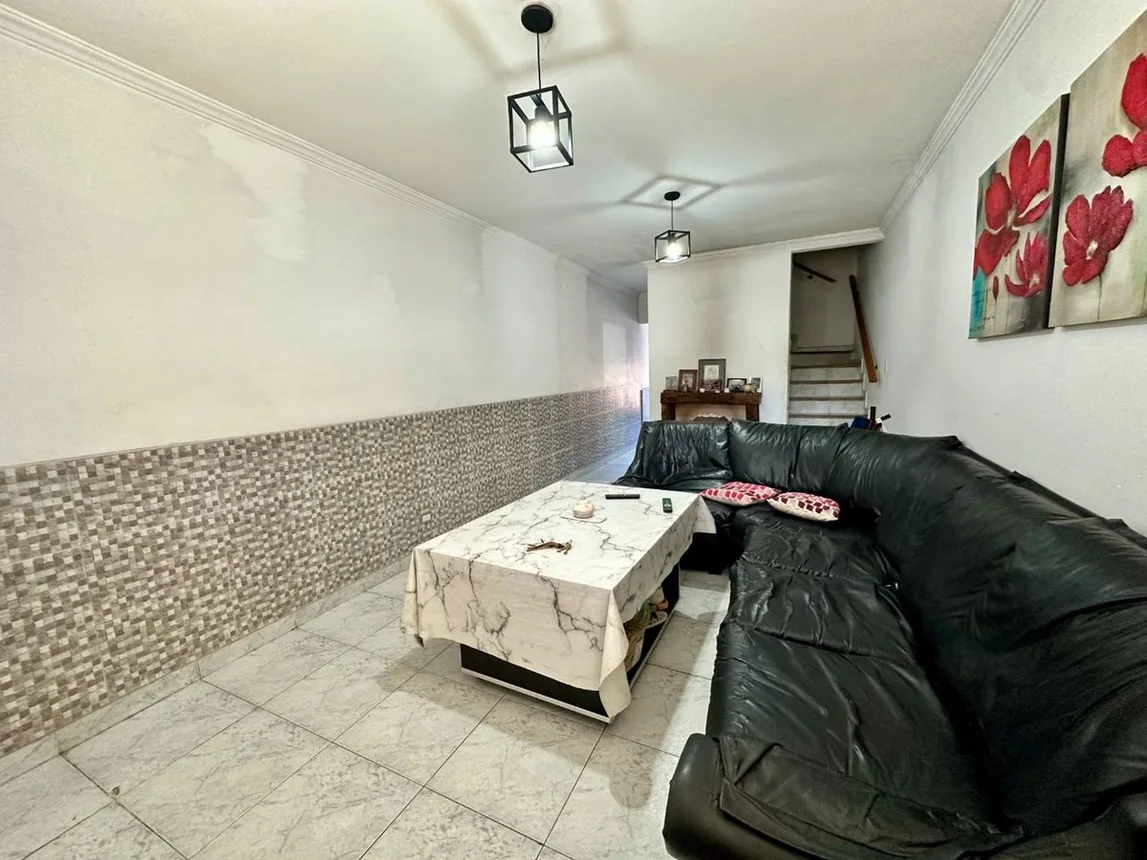 Casa tríplex en venta en Caseros, foto 2