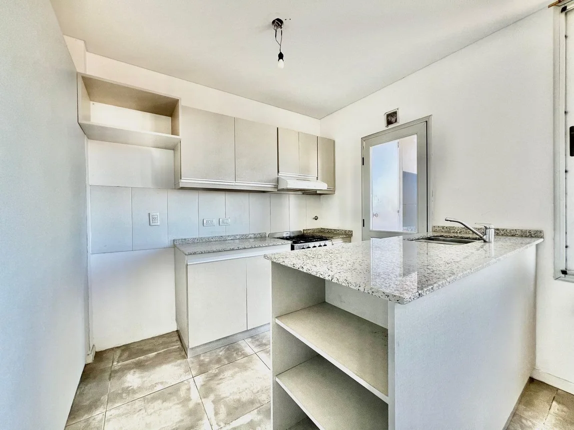 Departamento de 2 ambientes en venta en Banfield, Cochabamba 300, foto 3