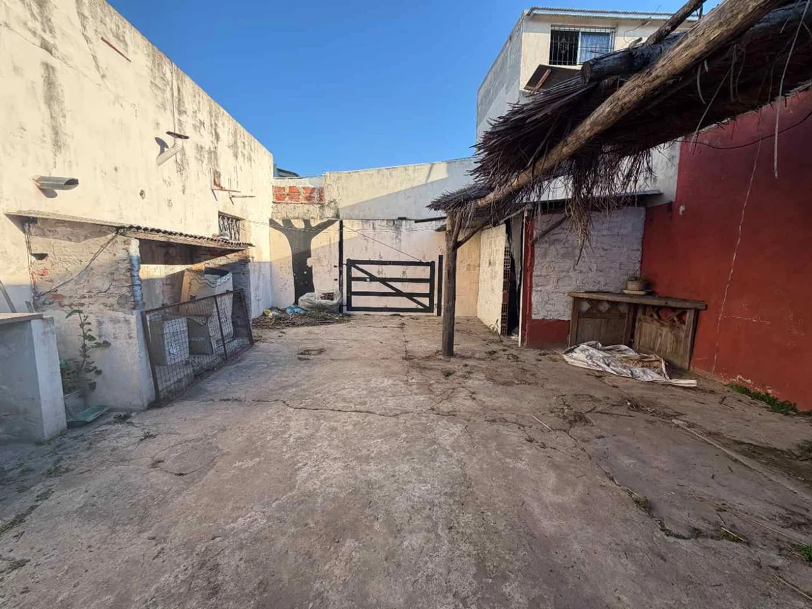 Casa de 3 ambientes en venta en Banfield, Avenida Santa Fe 1600, foto 3
