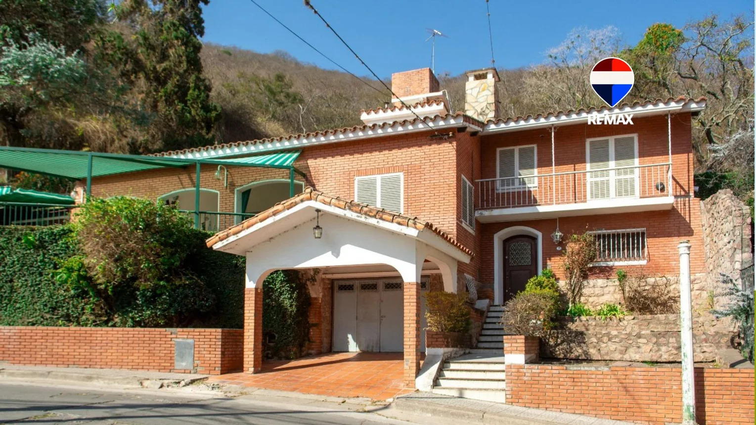 Casa de 8 ambientes en venta en Salta, Monumento a Güemes. Polo Sur 100