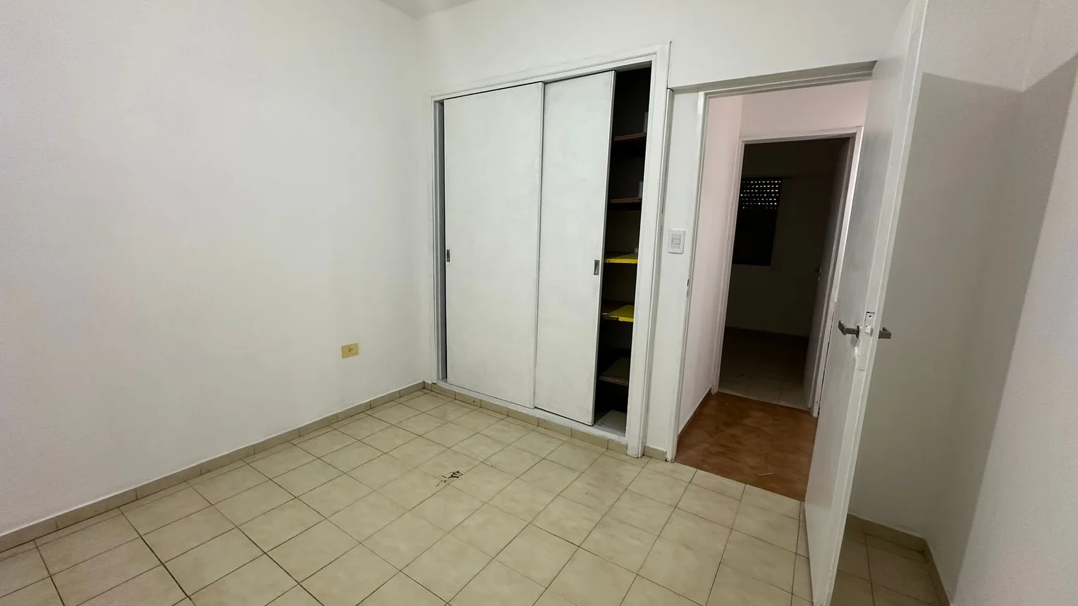 Casa de 3 ambientes en venta en Castelar, Arturo Capdevila 1200, foto 4