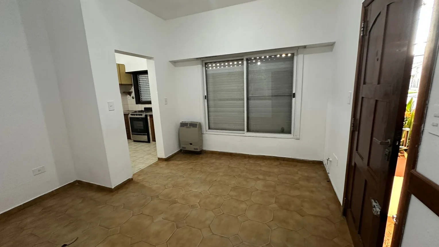 Casa de 3 ambientes en venta en Castelar, Arturo Capdevila 1200, foto 2