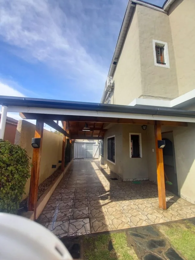 Casa en venta en Longchamps, Los Studs 800