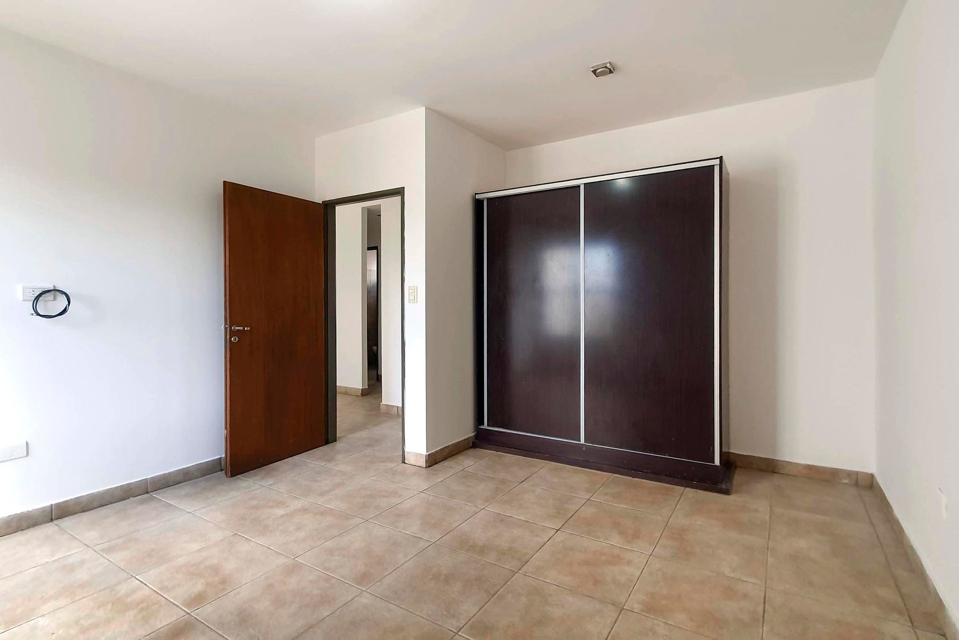 CASA VENTA ZONA SUR Y POSIBILIDAD DE PERMUTA - foto 16