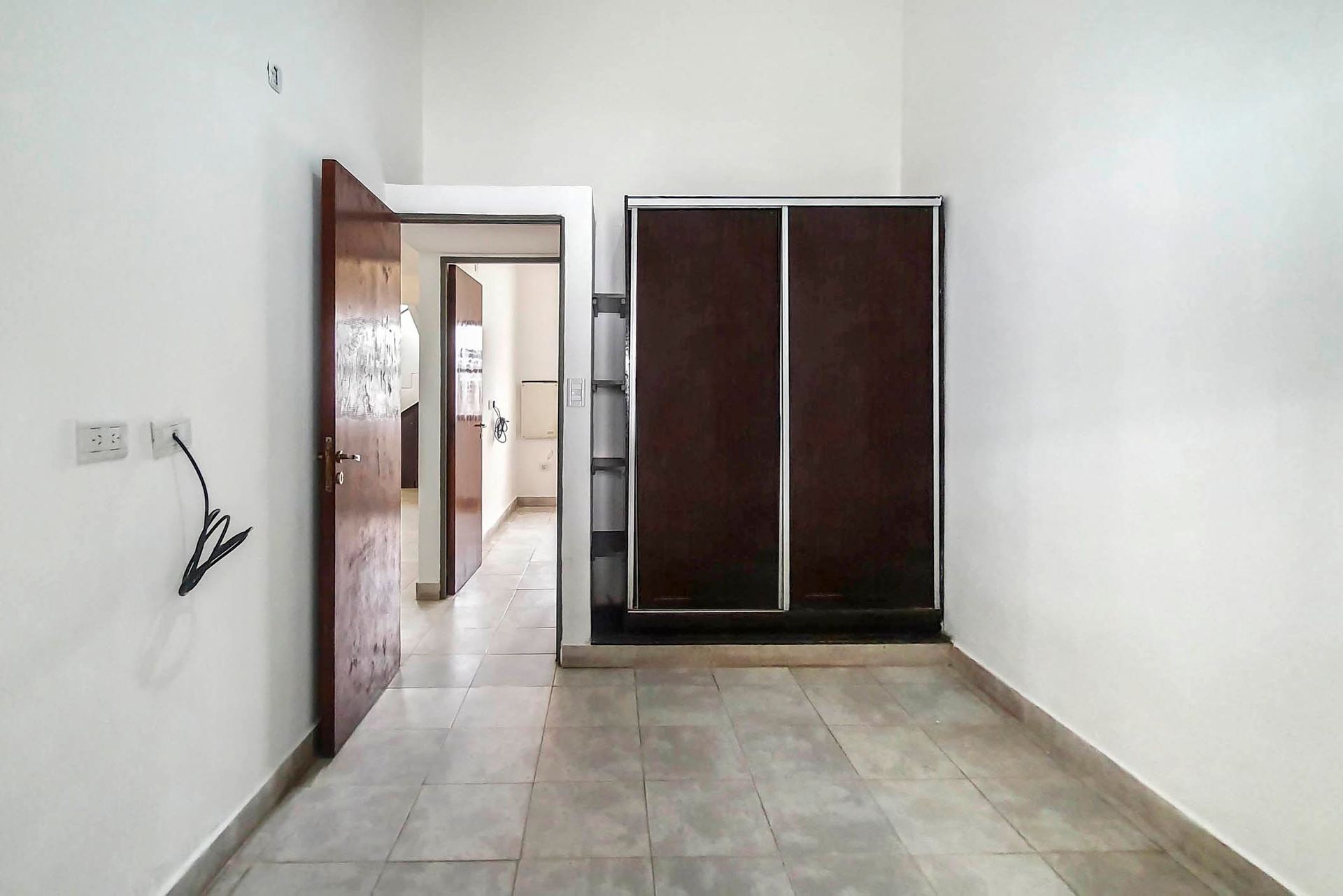 CASA VENTA ZONA SUR Y POSIBILIDAD DE PERMUTA - foto 8
