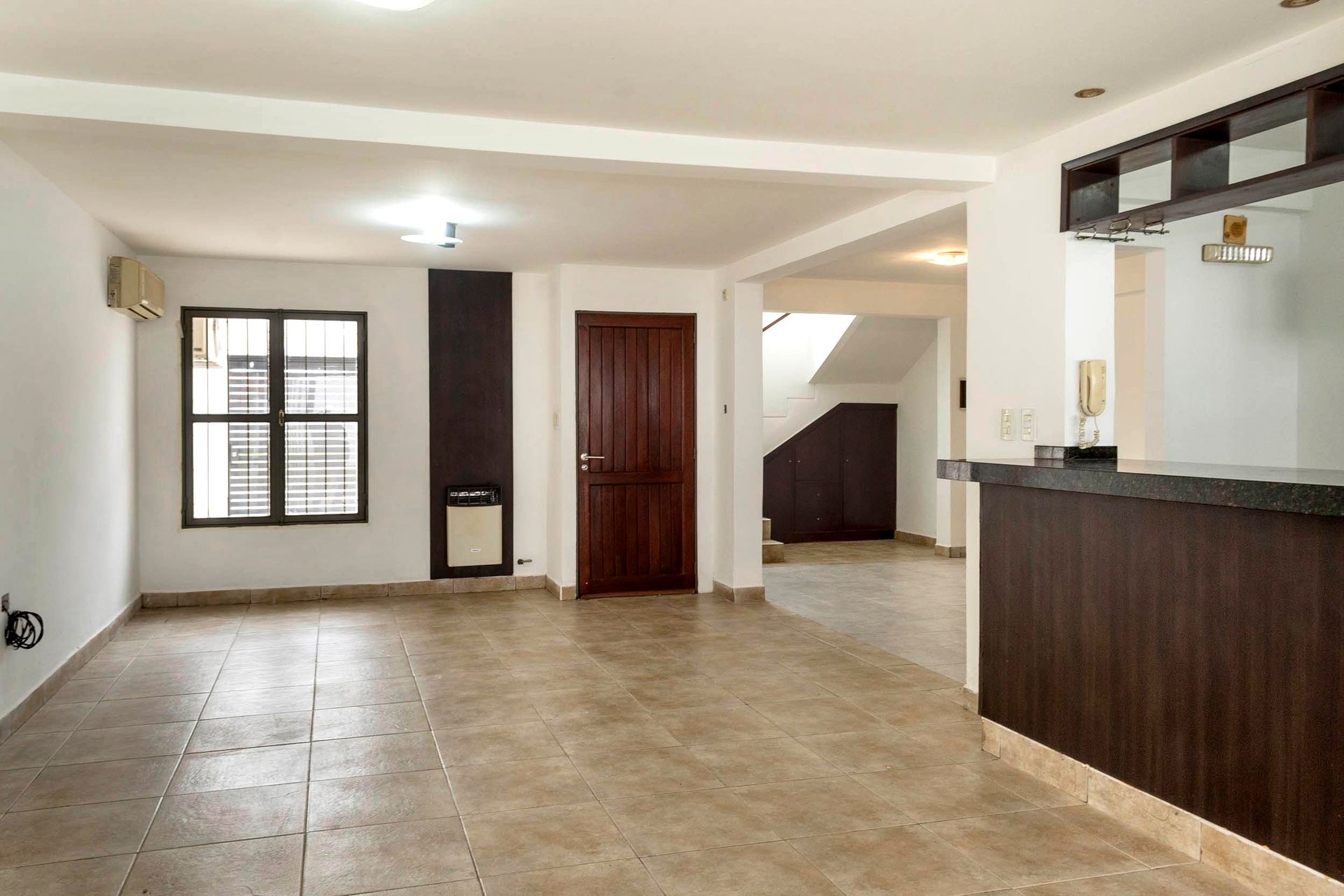 CASA VENTA ZONA SUR Y POSIBILIDAD DE PERMUTA - foto 4