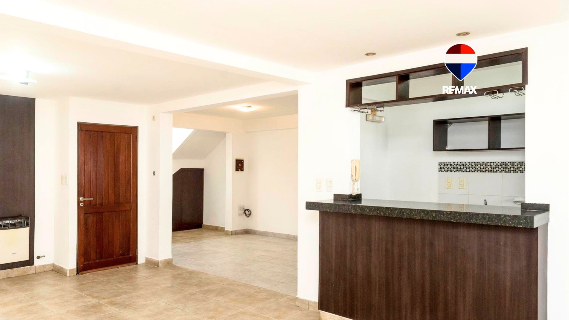 CASA VENTA ZONA SUR Y POSIBILIDAD DE PERMUTA - foto 2