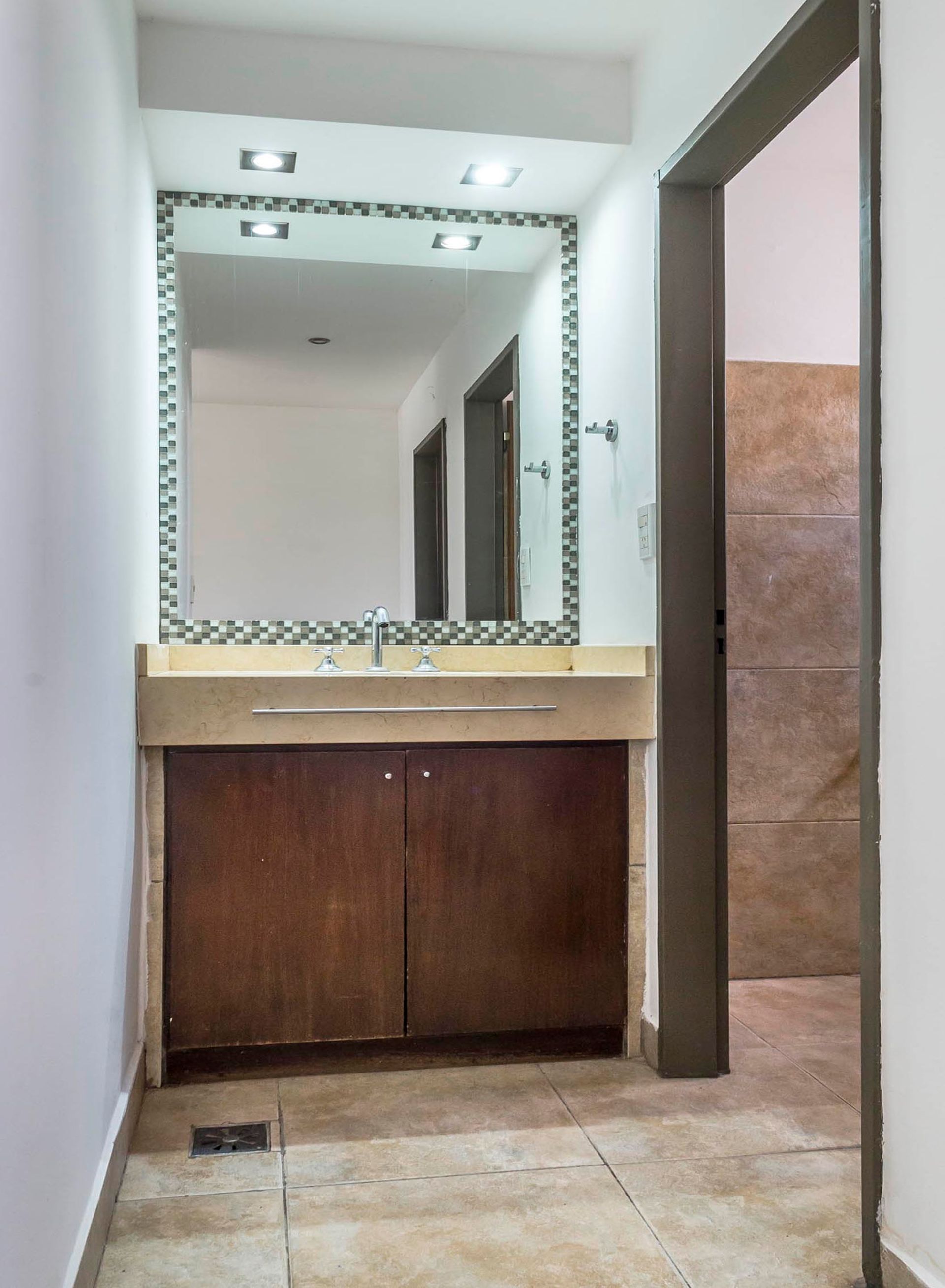 CASA VENTA ZONA SUR Y POSIBILIDAD DE PERMUTA - foto 19