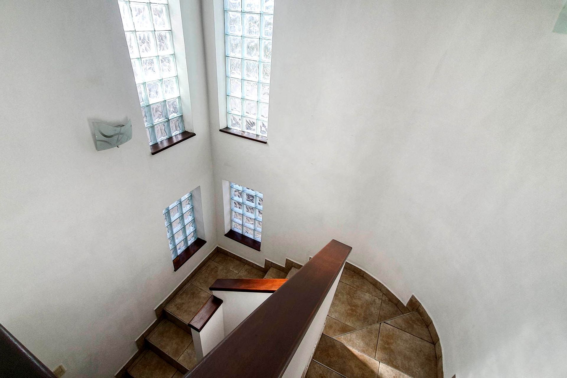 CASA VENTA ZONA SUR Y POSIBILIDAD DE PERMUTA - foto 12