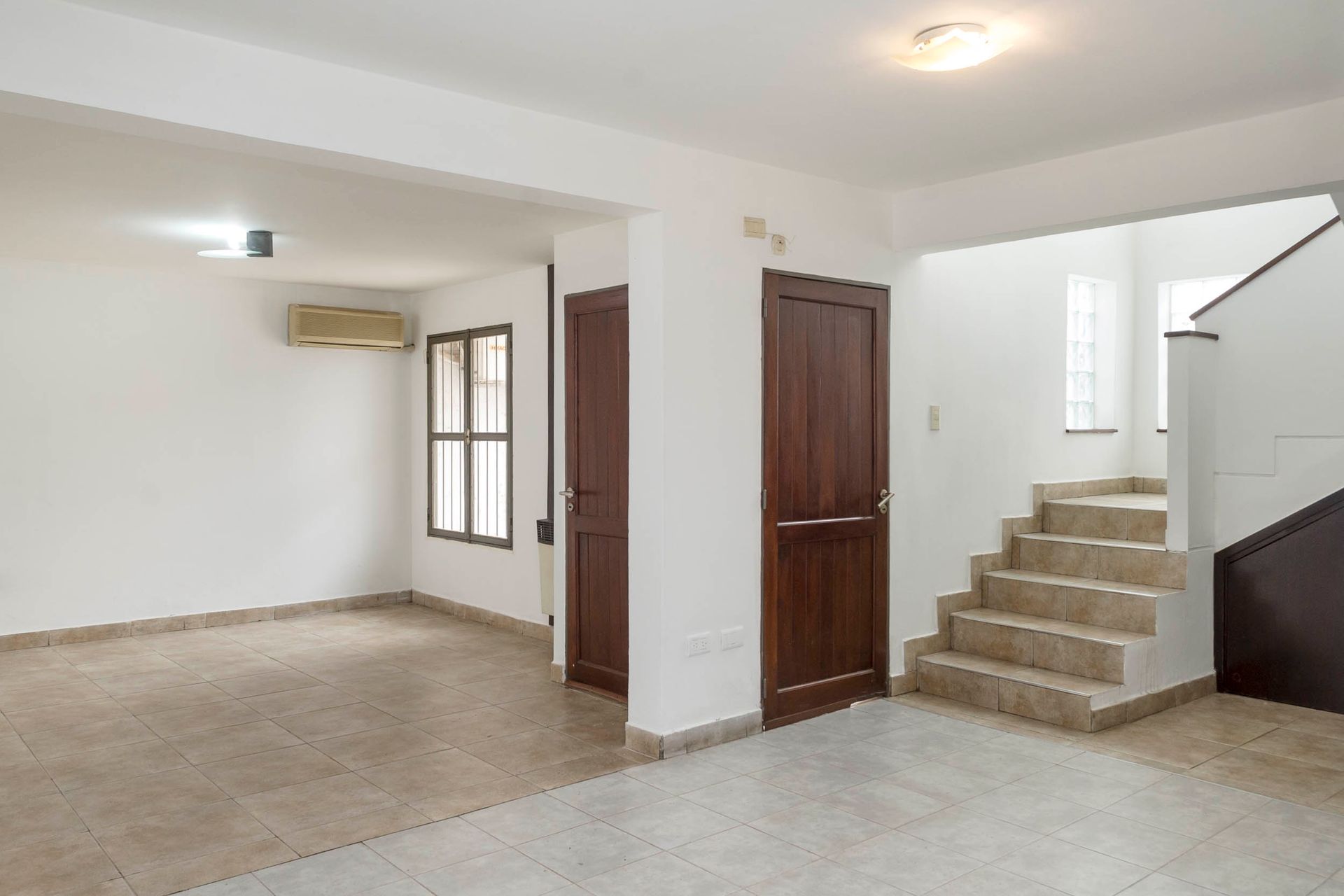 CASA VENTA ZONA SUR Y POSIBILIDAD DE PERMUTA - foto 3
