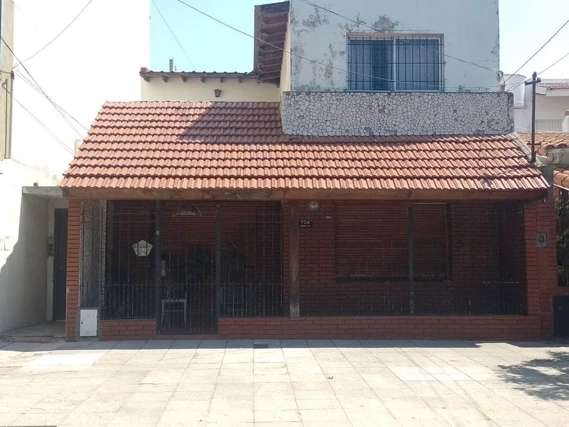 Casa de 3 ambientes en venta en Lanús Oeste, Formosa 700